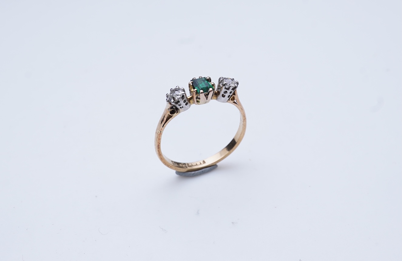 A tsavorite and diamond ring